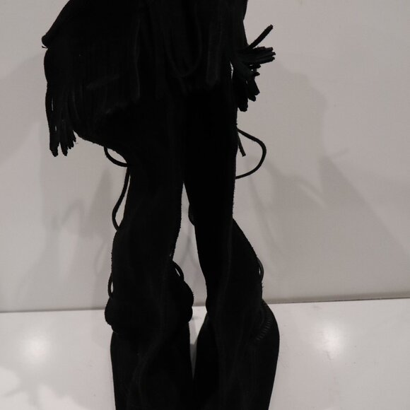 Minnetonka Women's Front Lace Hardsole-  Size 8 Lace up Suede Boots - Picture 7 of 9